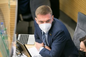 Darbo partija atsiribojo nuo M. Puidoko pareiškimų ir svarstys dėl pašalinimo iš partijos