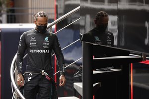 L. Hamiltoną sukrėtė pastarųjų dienų įvykiai: kreipėsi tiek į rusus, tiek į ukrainiečius