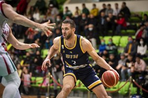 Į Lietuvą skristi nenorėję bosniai persigalvojo, bet susidūrė su problemomis