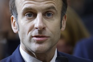 E. Macronas apie padėtį Ukrainoje: „Šis karas užsitęs“