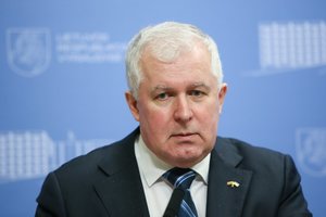 A. Anušauskas sureagavo į žinutę, kad yra lietuvių, norinčių vykti kariauti į Ukrainą