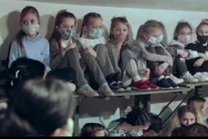 „Tuojau pat! Dabar!“: persigandę žmonės Kijeve bėgo į slėptuves