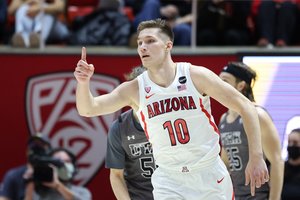 Ąžuolas Tubelis liko be pergalės NCAA