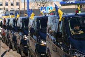 Verslininkai per parą suorganizavo paramos Ukrainai konvojų: išveža būtinus daiktus, pargabens pabėgėlius