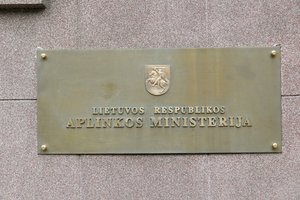 Aplinkos ministerija Ukrainos civilinėms tarnyboms siunčia 58 visureigius, 115 valčių