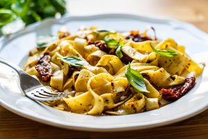 3 makaronų receptai, kuriuos paruošite per 15 minučių