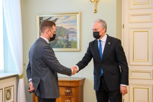 Deda tašką konfliktus tarp Prezidentūros ir Vyriausybės kėlusioje istorijoje: Lietuva turės nuolatinį vadovą ambasadoje ES