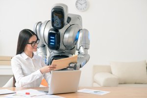 Ateityje jūsų vadovu darbe gali tapti robotas: ar daug iki to trūksta?