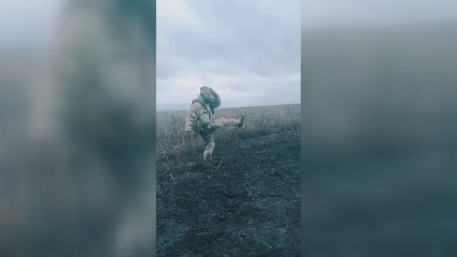 Širdį verianti Ukrainos kario žinutė dukrai: filmuoja savo šokį, nes nori parodyti, kad yra gyvas ir sveikas
