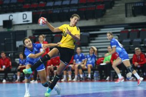 Lietuvos rankininkių laukia lemiamos rungtynės kovoje dėl vietos Europos čempionate