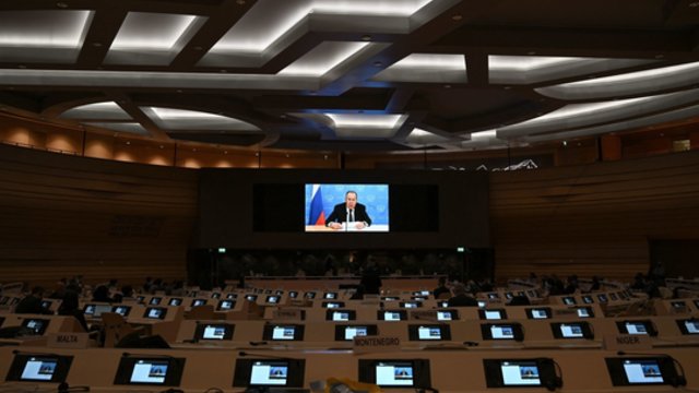 Ženevos nusiginklavimo konferencijoje diplomatai boikotavo S. Lavrovą: išgirdę kreipimąsi – atsistojo ir išėjo