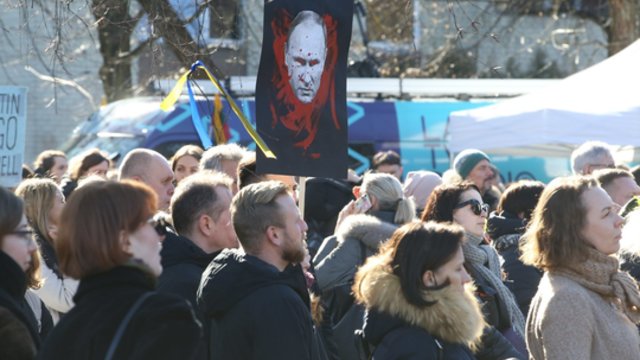 Proteste prieš Kremliaus invaziją – aštrus N. Oželytės komentaras: mes būsime sekantys