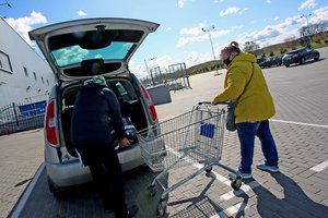 Iš lentynų baltarusiškas ir rusiškas prekes išims dar keli prekybininkai – tai padarys netrukus