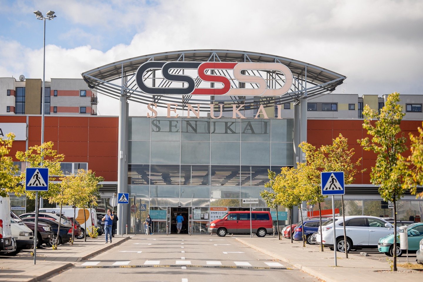 Didžiausias Baltijos šalyse statybos, remonto ir buities prekių parduotuvių tinklas „Kesko Senukai“ pirkėjams atvėrė Vilniuje.<br>Įmonės nuotr.