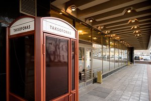 Teatras kviečia išsipasakoti telefono būdelėje – pagal tai kurs operą