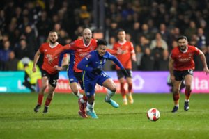 Rungtynių pabaigoje išsigelbėjęs „Chelsea“ žengė į sekantį FA taurės etapą