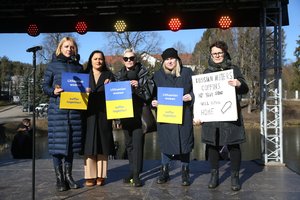 Lietuvos visuomenininkės nenuleidžia rankų ir kviečia pasirašyti peticiją: „Pasaulio moterys, stokite už Ukrainą!“