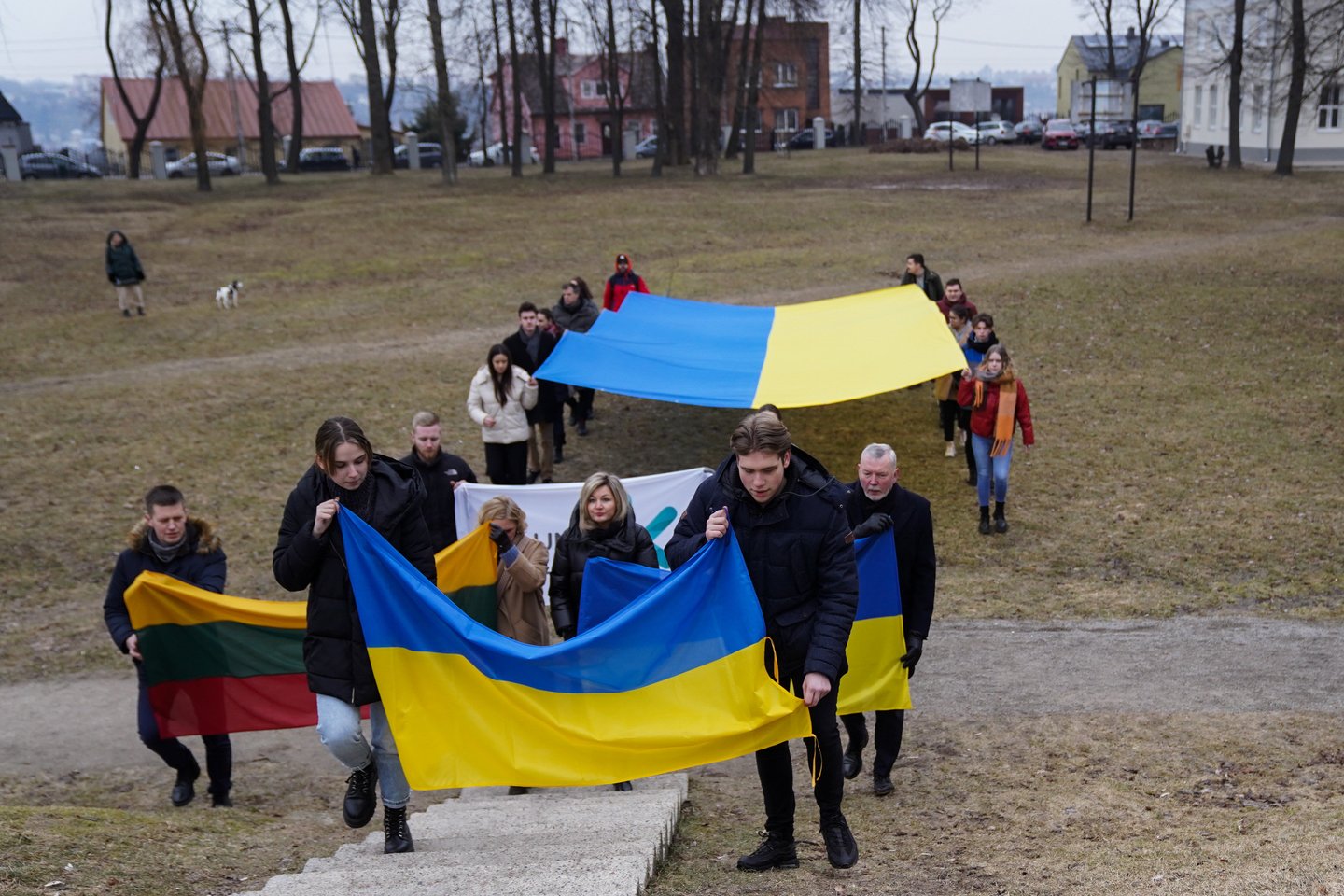  Ant Pelėdų kalno Kaune savaitę plazdės Ukrainos vėliava.<br> G.Bitvinsko nuotr.