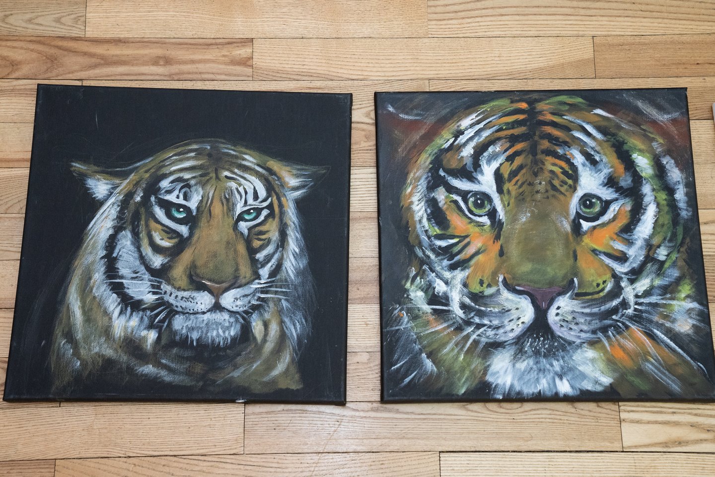  Č.Norvaiša drobes su šių metų simboliu tigru nutarė dovanoti draugams tikėdamas, kad tai atneš laimę.<br> G.Bitvinsko ir asmeninio archyvo nuotr.