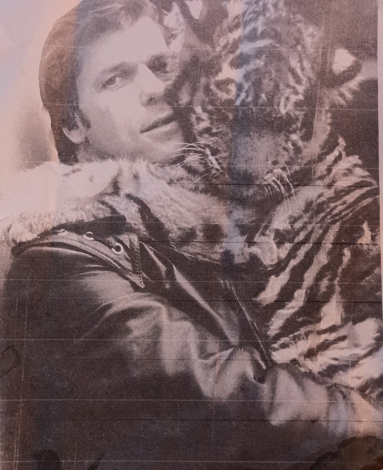 Kadaise Česlovas filmavo istoriją apie lietuvišką Mauglį ir globojo jauniklį tigrą Iksą.<br> G.Bitvinsko ir asmeninio archyvo nuotr.