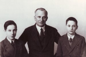 Įspūdinga tarpukario asmenybė, rašytojas ir diplomatas Jurgis Savickis – archyvinėse fotografijose