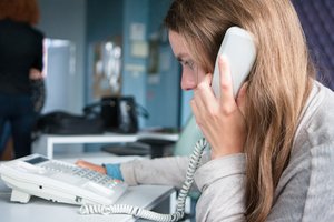 Nukentėjusiesiems nuo karo Ukrainoje bus teikiama emocinė parama ir psichologinė pagalba