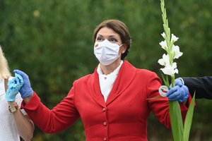 Diana Nausėdienė ir Birutietės kviečia paremti Ukrainos karių šeimas