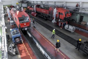 „Lietuvos geležinkelių“ įmonė Ukrainoje laikinai sustabdė veiklą