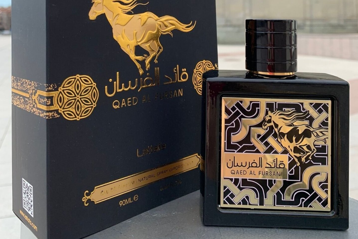 Mėgstantiems gėlių ir medienos kvapus tiks „Fursan Al Oud“ aromatas.
