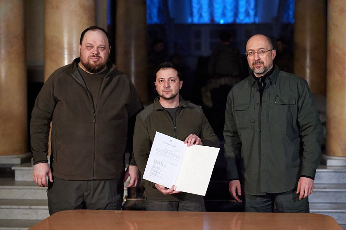V.Zelenskis pasirašė paraišką dėl Ukrainos narystės Europos Sąjungoje, tačiau iki jos laukia dar ilgas kelias.
