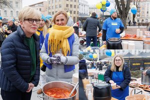 Žinomi žmones kviečia ateiti barščių ir paremti Ukrainą: sudomino I. Šimonytę