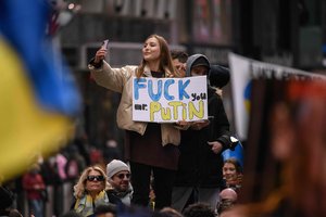 Europiečiai solidarumo demonstracijose reikalauta baigti karą Ukrainoje