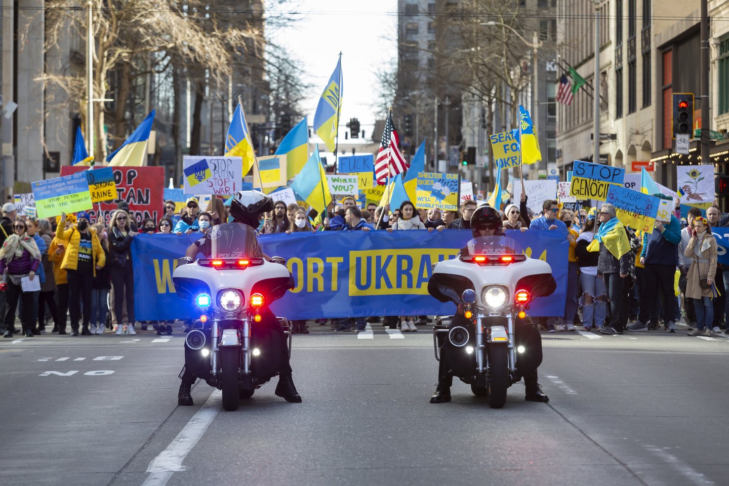 Protestas prieš Rusijos vykdomą karą Ukrainoje. Sietlas, JAV.<br>ZUMA Press/Scanpix nuotr.