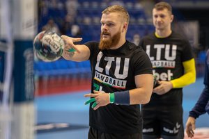 Šalia karo veiksmų buvęs rankininkas D. Virbauskas: „Į Rusiją tikrai nesiruošiu grįžti, kol šios šalies kariuomenė žudo kaimynus“