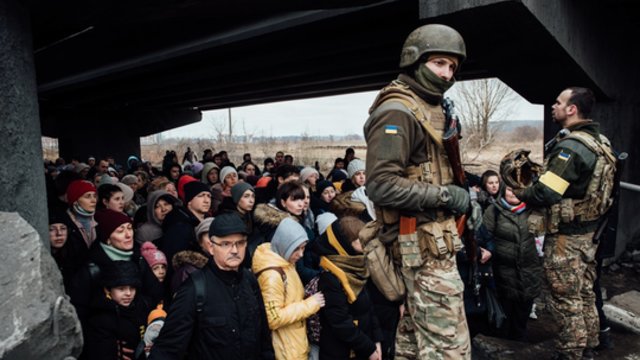 Žlugo ir antras bandymas evakuoti civilius iš apsiausto Mariupolio – abi pusės kaltina viena kitą apšaudymais