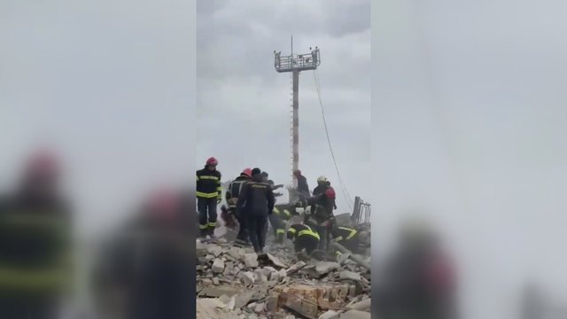 Vaizdai iš įvykio vietos: po Rusijos išpuolio Vinycios oro uostas virto griuvėsiais