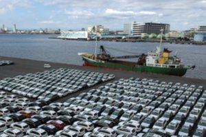 Didžiausi pasaulio automobilių gamintojai traukiasi iš Rusijos: kiek jie čia gamino ir kaip motyvavo veiklos stabdymą