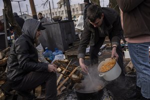 Tik užėmę Chersoną rusai atsivežė savo aktorius, bet gyventojai tiki – V. Putino planas žlugęs: „Niekada neatleisime“
