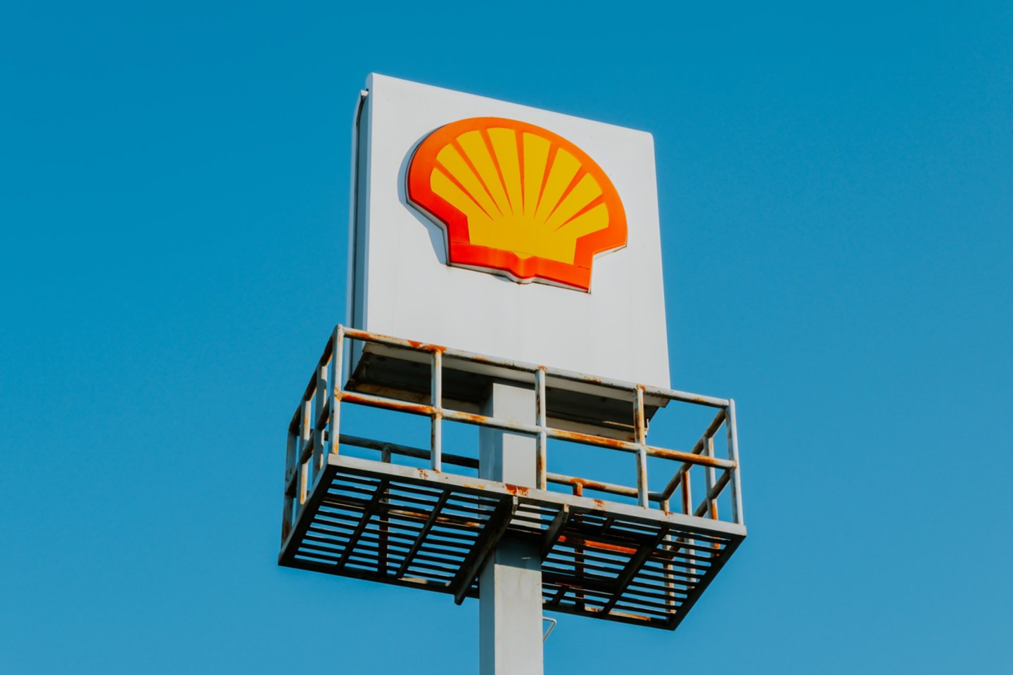 „Shell“ nusprendė: nutraukia veiklą Rusijoje.<br>Jethro Carullo/Unsplash.com nuotr.