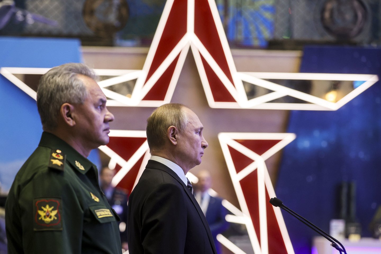 S. Šoigu ir V. Putinas<br>AP/Scanpix nuotr.