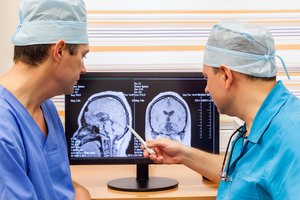 Palygino koronavirusu sirgusių ir infekcijos išvengusių žmonių smegenų nuotraukas: pamatė svarbių skirtumų