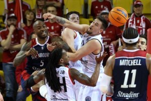 M. Girdžiūno tritaškis paskutinėmis sekundėmis padovanojo „Rytui“ pergalę FIBA Čempionų lygoje