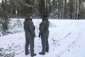 Į Lietuvą iš Baltarusijos veržęsi 32 migrantai buvo apgręžti atgal