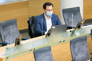 Parlamentaro R. Šarknicko ketinimus savanoriauti Ukrainoje svarstys etikos sargai