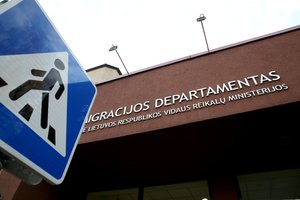 Apgulti pasų skyriai jaukia net atostogauti ketinančių planus, departamentas tikina: pokyčiai – po savaitės