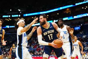 Įspūdingą dvigubą dviženklį surinkęs J. Valančiūnas „Pelicans“ nuo pralaimėjimo neapsaugojo