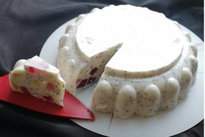 Kefyro ir jogurto desertas su žele – lengvas ir gaivus