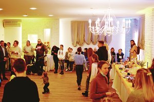 Netikėta iniciatyva: ukrainiečius priglaudę kauniečiai moko juos bendrauti tarpusavyje