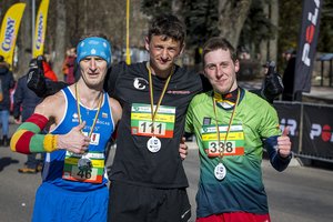 Tradiciniame Kovo 11-osios bėgime Jonavoje nugalėjo olimpiečiai, meras bėgo išreikšdamas paramą Ukrainai