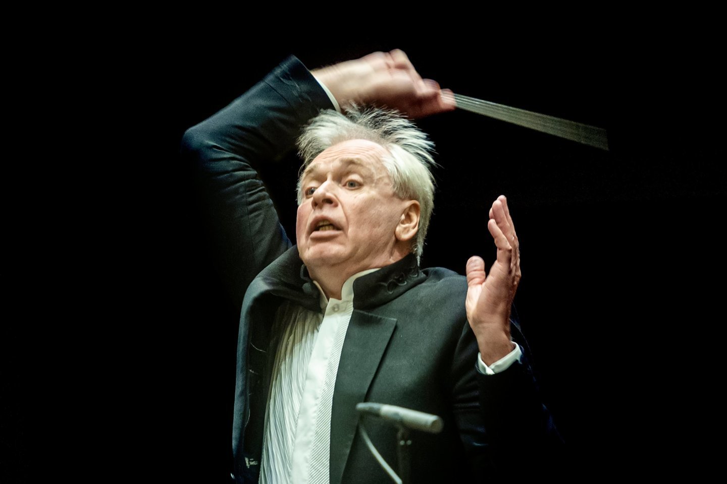 Lietuvos valstybinio simfoninio orkestro meno  vadovas ir vyriausiasis dirigentas Gintaras Rinkevičius Ukrainos muzikus priims į orkestrą.<br>D.Matvejevo nuotr.